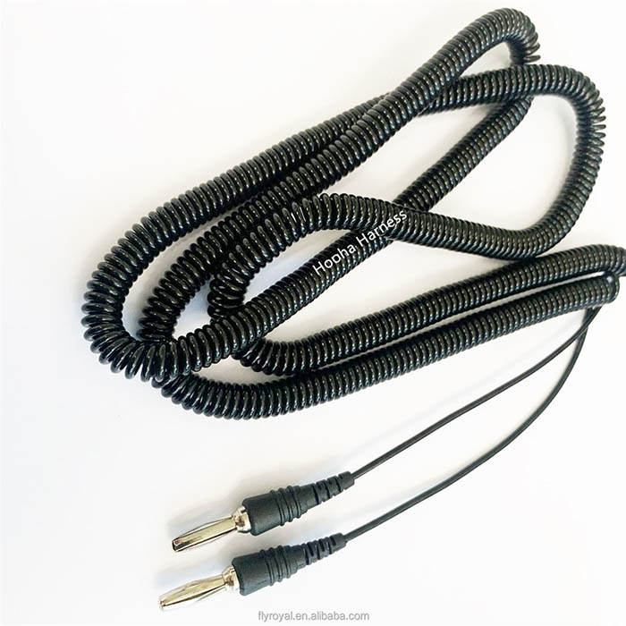 Banana plug coil cable