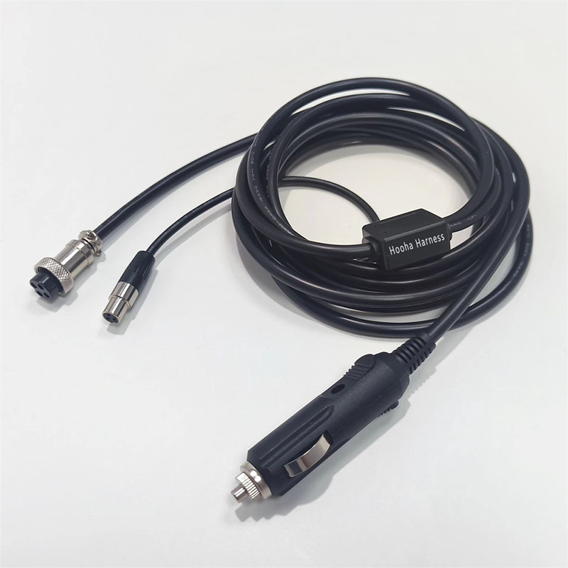 Conector XLR + aviador a cable de encendedor.